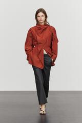 Massimo Dutti Укороченные прорезиненные брюки клеш, черный