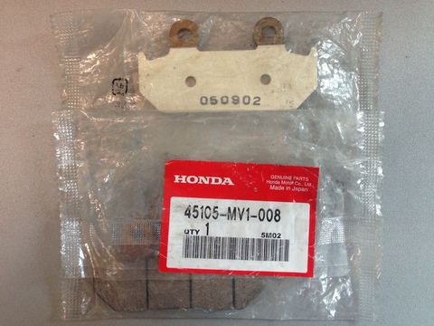 Тормозные колодки HONDA 45105-MV1-008 45105MV1008