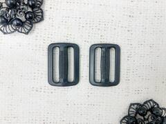Пряжка двухщелевая пластик, ш. 3 см, пр-во Россия, чёрный