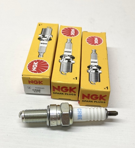 Свеча зажигания NGK CR8E