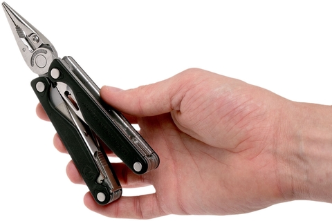 Мультитул Leatherman Charge plus 17 функций, серебристый (832516)