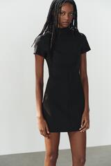 ZARA МИНИ-ПЛАТЬЕ С КОРОТКИМИ РУКАВАМИ, ЧЕРНЫЙ