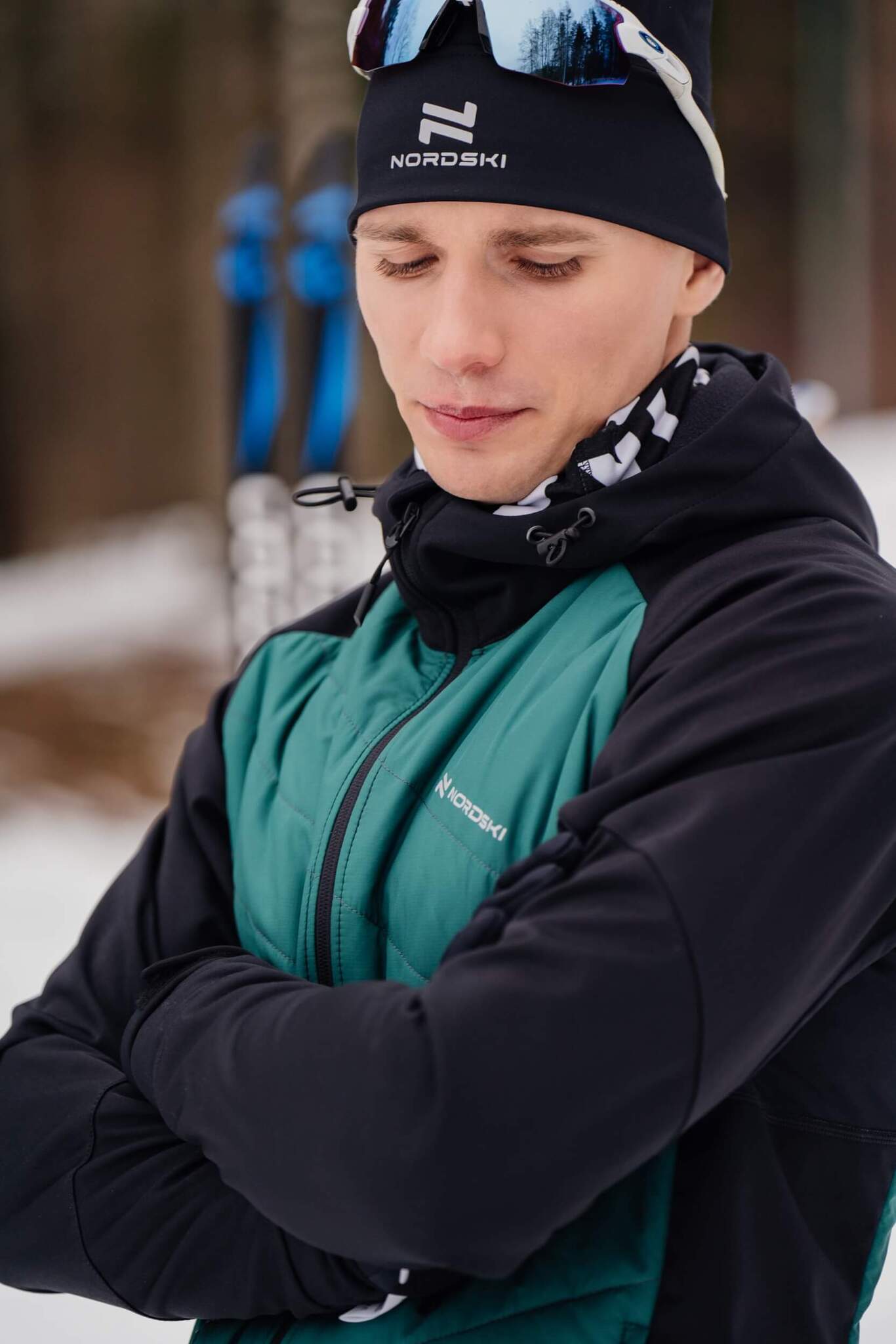 Мужской лыжный костюм с капюшоном Nordski Hybrid Pro black-alpine green - 4