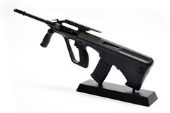 AUG assault rifle scale 1:4