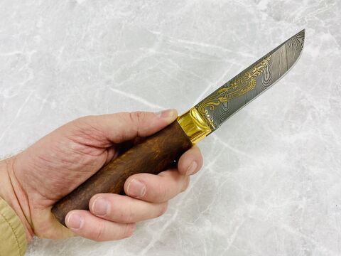 Авторский нож Старинный Тифлис, чёрный дамаск, золото 999,9,резная гарда