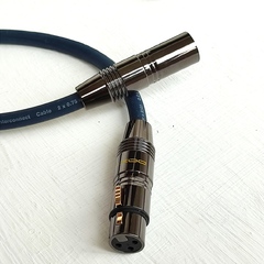 DAXX R310 Балансный 1XLR-1XLR кабель (папа-мама) из монокристаллической меди. D=9mm (1шт.)