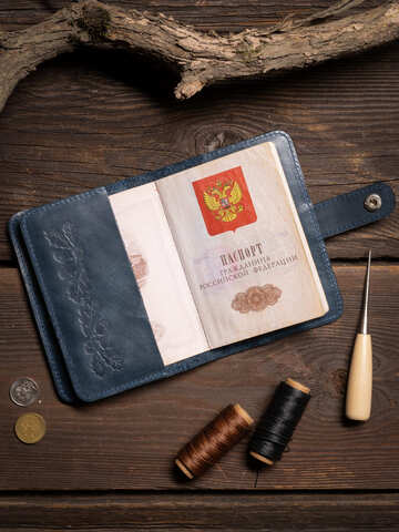Обложка для документов синего цвета, покрытие Софт Тач. (двухцветный)