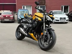 Triumph Street Triple 765 RS, 2026 Cosmic Yellow