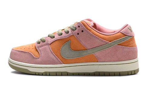 Nike SB Dunk Low 'Red Stardust' 