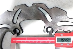 Диск тормозной передний лепестковый на Honda CBR R / CBR F