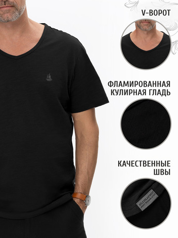 Футболка черного цвета с V-вырезом
