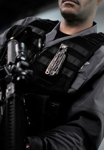 Мультитул Leatherman MUT EOD, 15 функций, нейлоновый чехол MOLLE