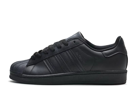 Чёрные кроссовки adidas Superstar 