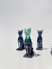 Кошки из флюорита в египетском стиле