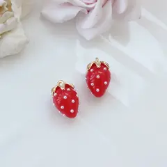 Подвеска Ягода клубника, акрил, ярко-красный, позолота, 19*12 мм, П915