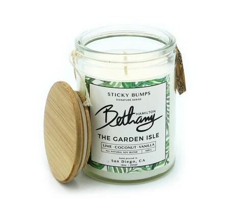 Свеча ароматическая Sticky Bumps Bethany Hamilton Garden  Isle Candle