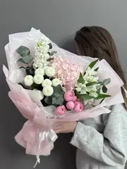 Авторский букет в розовой гамме