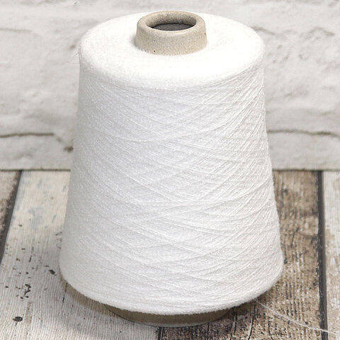 Вискозный велюр SUEDWOLLE GROUP / LOLITA 2400 белый молочный