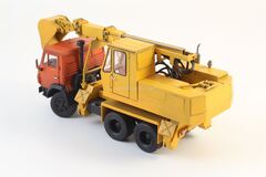 KAMAZ-5511 EO-3532 Digger truck telescopic excavator 1:43 AVD Models