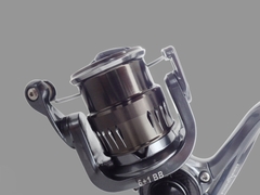 Катушка для спиннинга Admiral TROUT XE2000S 6+1/5.2:1 ручка ввинчивается в главную пару/160г