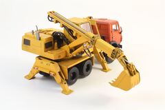 KAMAZ-5511 EO-3532 Digger truck telescopic excavator 1:43 AVD Models