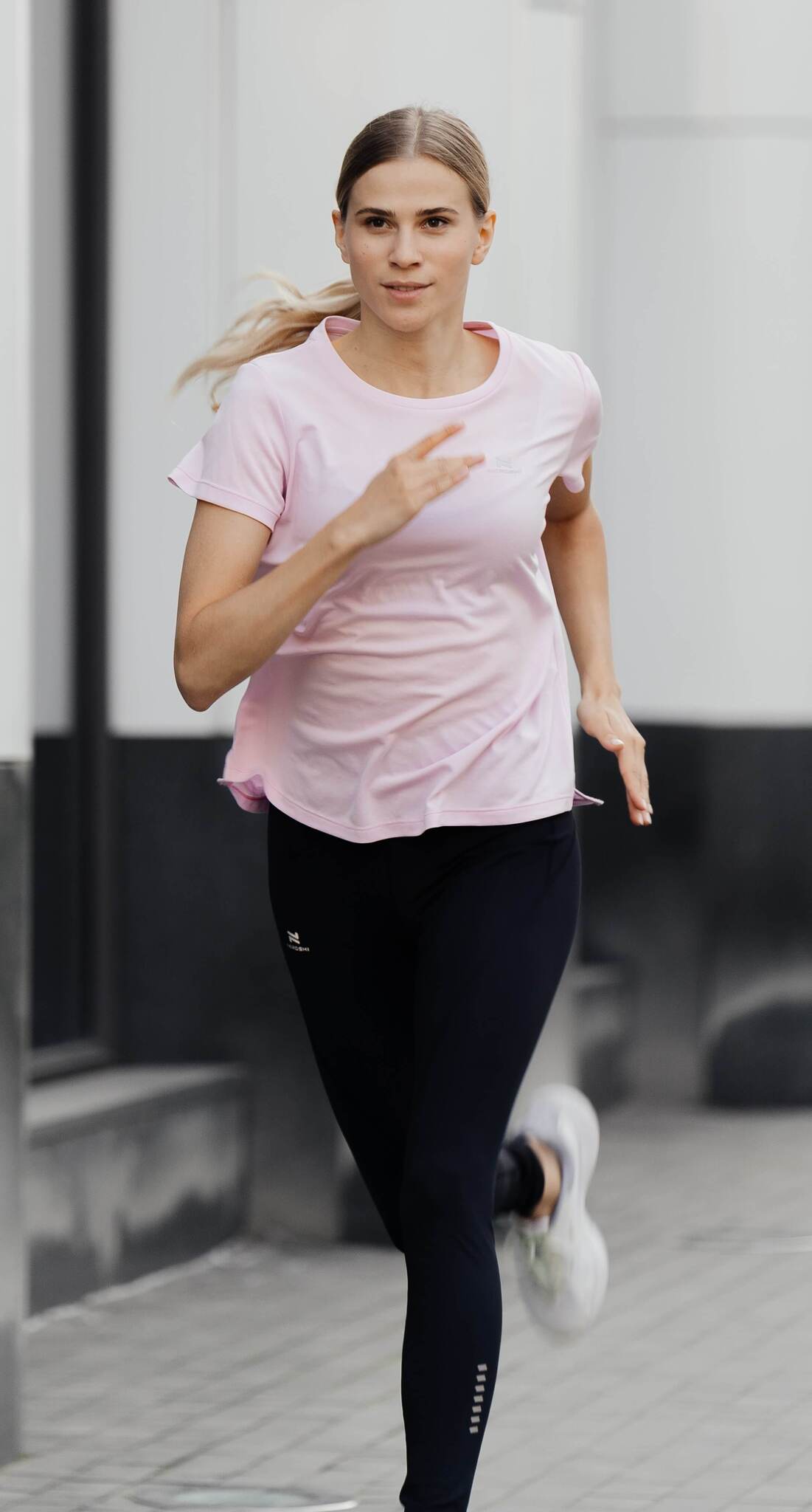 Женская спортивная футболка Nordski Run peony - 10