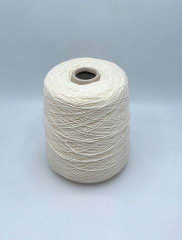 Бобинная пряжа (пр.Италия),375/100гр, 100% Шерсть, цвет-Молочный. арт-34480