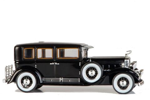 Cadillac V16 LWB Imperial Sedan Al Capone 1930 IXO Museum Collection 1:43