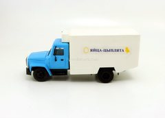 GAZ-3307 Refrigerator Egg-Chicken Kompanion 1:43