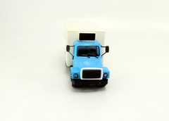 GAZ-3307 Refrigerator Egg-Chicken Kompanion 1:43