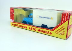 GAZ-3307 Refrigerator Egg-Chicken Kompanion 1:43