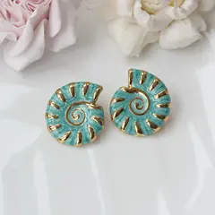 Серьги пусеты Ракушки с эмалью, голубой, 26*23 мм, сталь, позолота, СГ025
