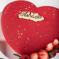 Торт в виде сердца LOVE
