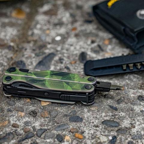 Мультитул Leatherman Charge Plus Forest Camo, 19 функций (832710) | Multitool-Leatherman.Ru