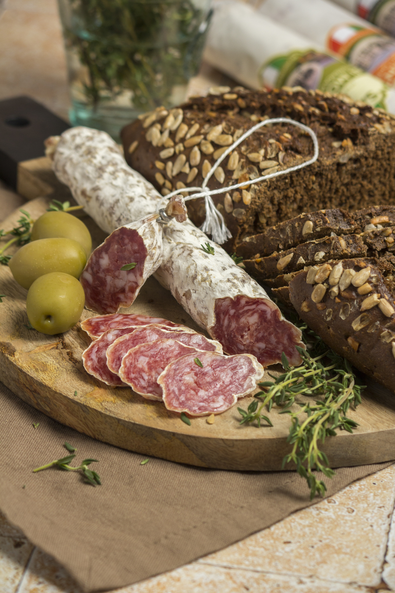 Salumi di Reggio Колбаса сыровяленая полусухая Салями с трюфелем 200 г