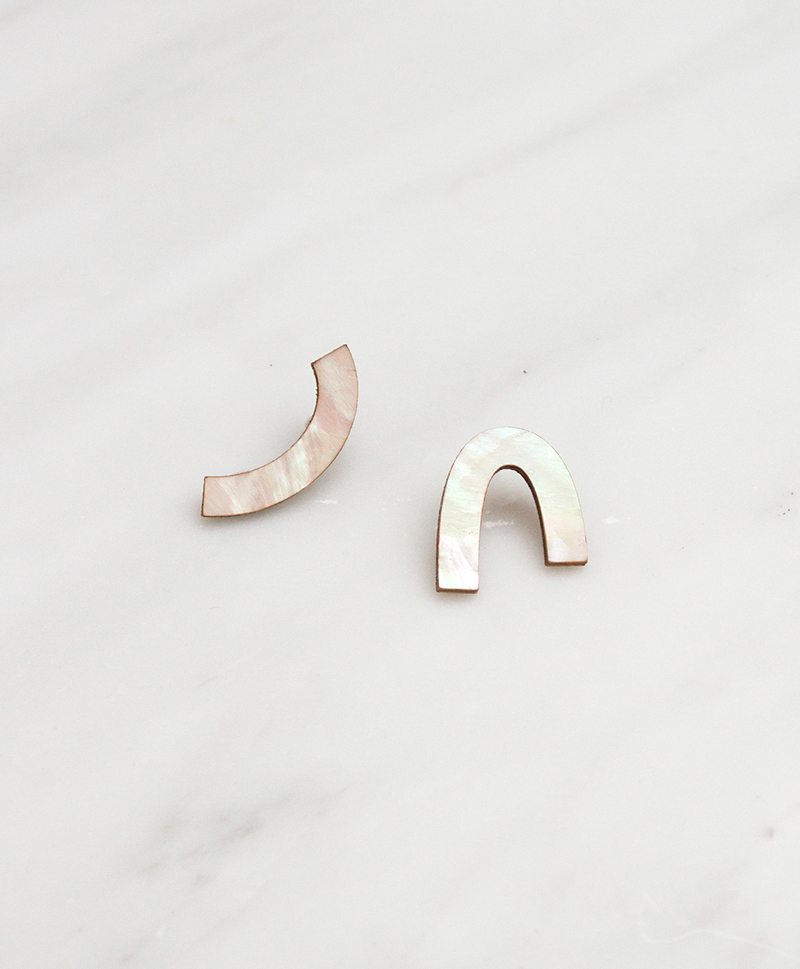 Серьги Waterfall Studs Mother of Pearl