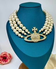 Колье трехрядное из жемчуга с подвеской планетой WESTWOOD