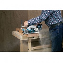 Аккумуляторная дисковая пила Makita DHS661ZU