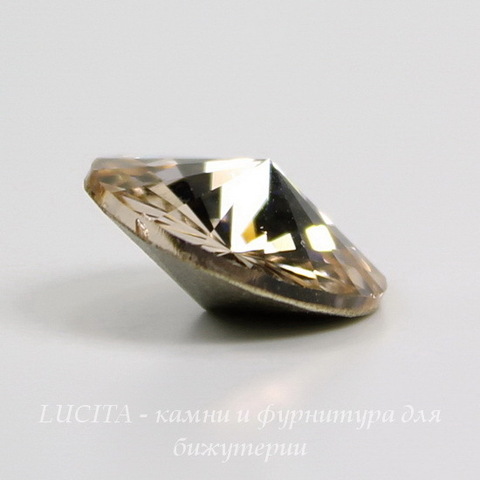 1122 Rivoli Ювелирные стразы Сваровски Silk (14 мм) ()