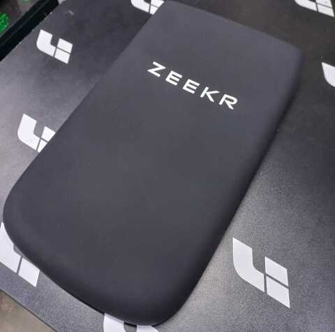 Силиконовый чехол на подлокотник Zeekr 7X