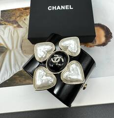 braslet-manzheta-shirokij-chanel-s-logotipom-iz-chernogo-plastika-lux