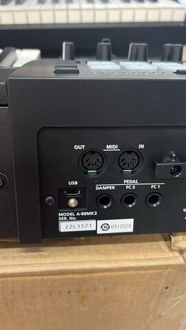Roland A-88MK2 миди клавиатура