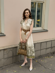 Платье с поясом