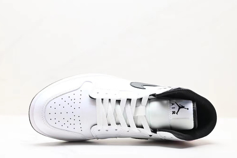 Air Jordan 1 Mid 'White Black' 