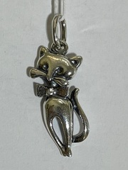 Кот (кулон из серебра)