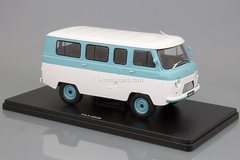UAZ-452V minibus 4x4 1:24 Legendary Soviet cars Hachette #20