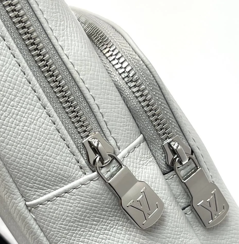 Сумка-слинг Louis Vuitton Avenue LV