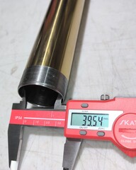Перо вилки для Yamaha YZF-R6/MT10/YZF-R1/FZ10 15-21 г.в. Жёлтое 43*531 мм