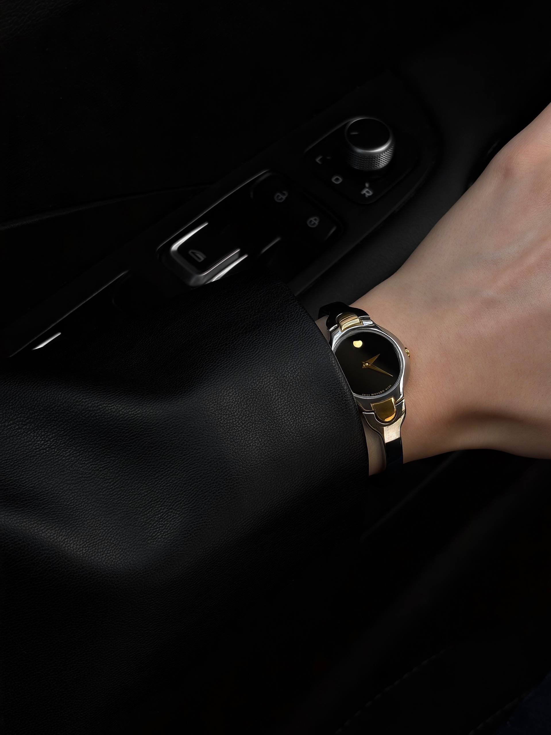 Винтажные часы Movado