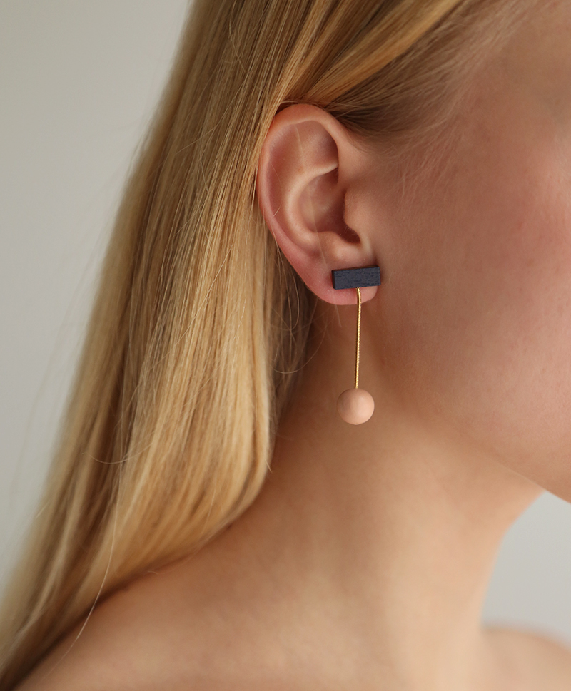 Серьги Drop Sphere Studs Midnight Blue